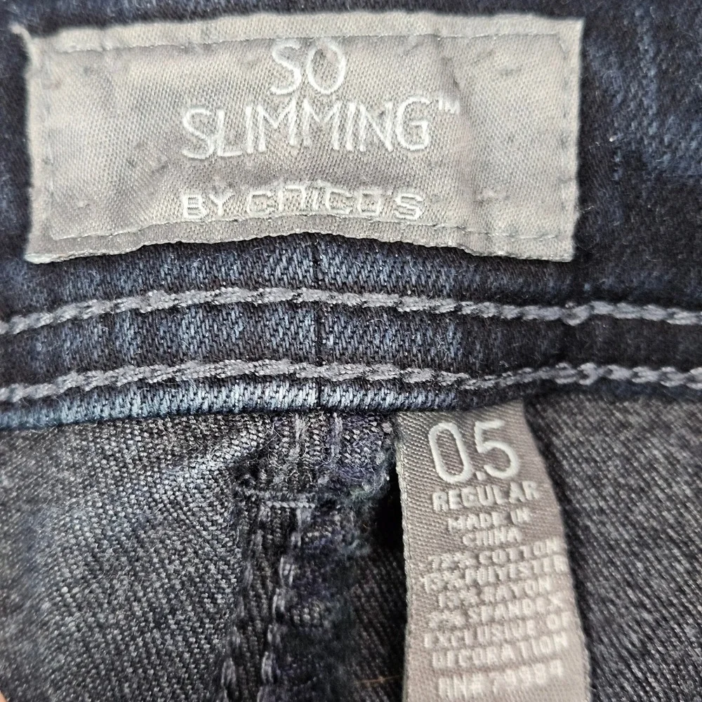 Chico's Jeans Sz 6 So Slimming Straight Leg Stretch Dark Wash Embellished Pocket
